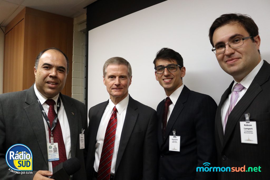 Márcio Galhardo, Elder Davd A. Bednar dos Doze, Lucas Guerreiro e Robson Lampert.